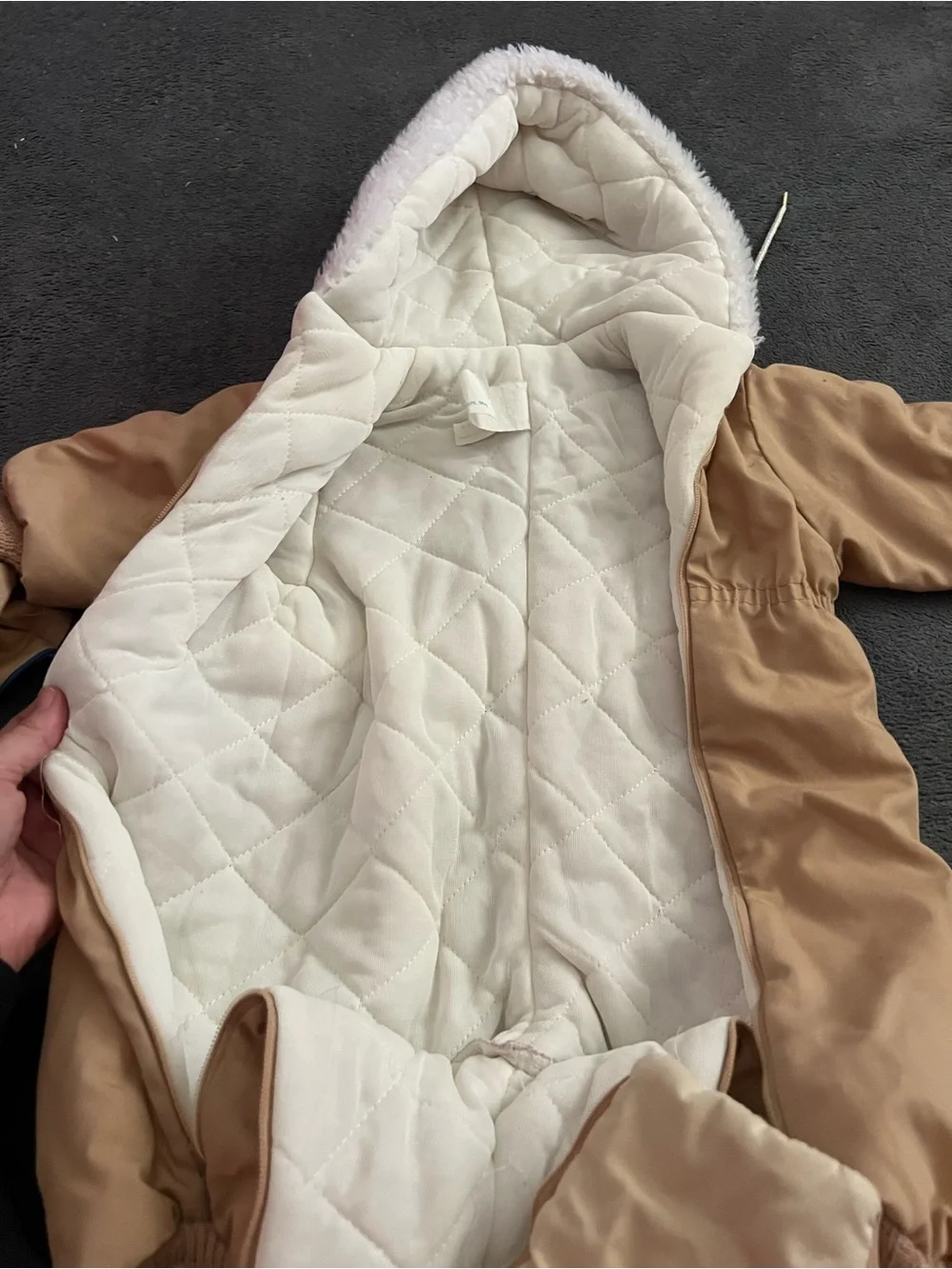 Vintage Tan Bear “Hug Me” infant Zip snowsuit Pram suit 12 M w/hand covers